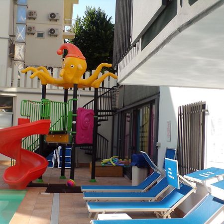 רימיני Hotel 2000 מראה חיצוני תמונה