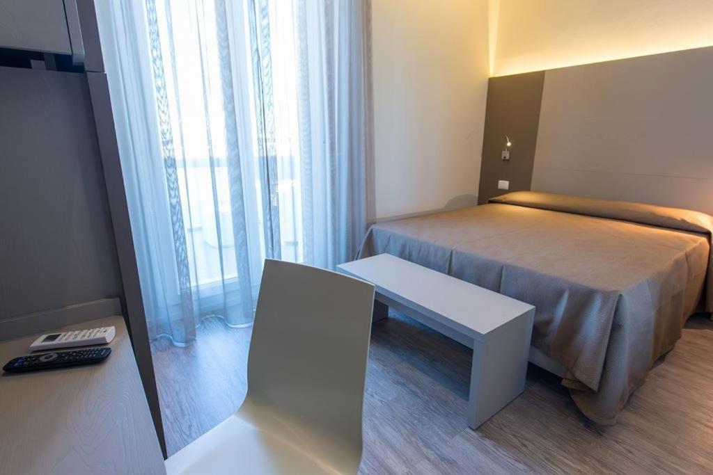 רימיני Hotel 2000 מראה חיצוני תמונה