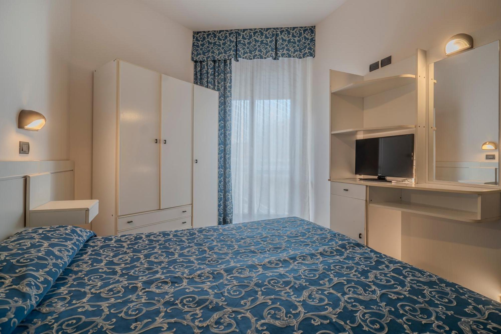 רימיני Hotel 2000 מראה חיצוני תמונה