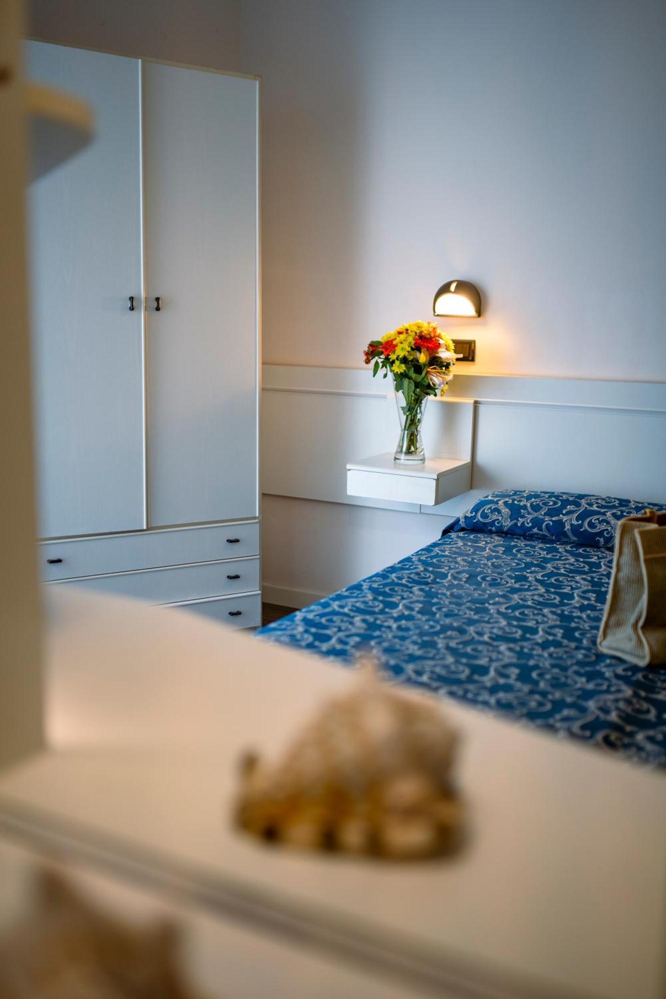 רימיני Hotel 2000 מראה חיצוני תמונה