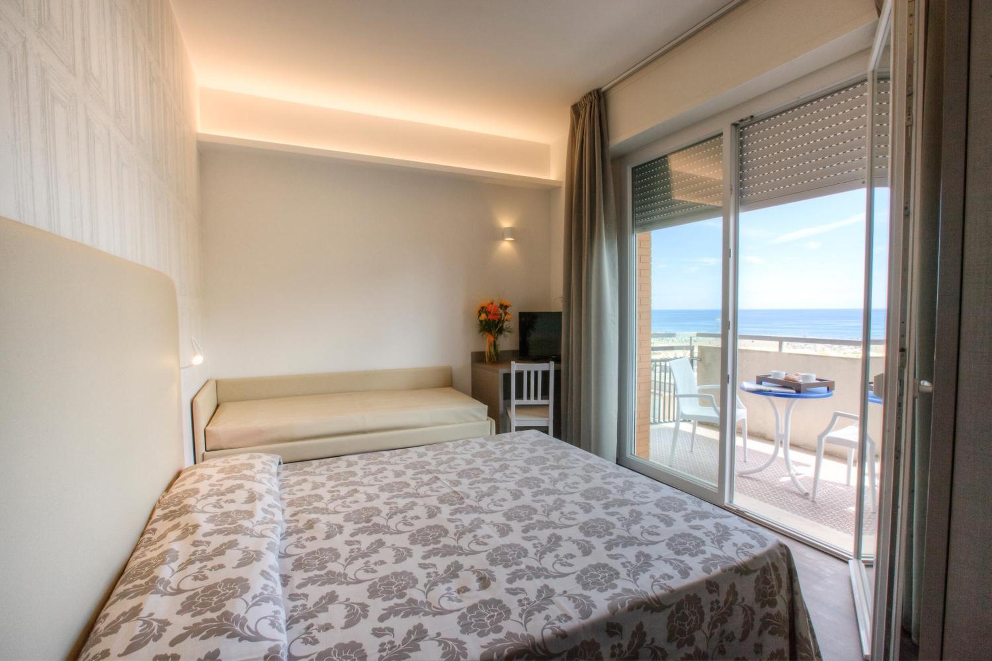 רימיני Hotel 2000 מראה חיצוני תמונה