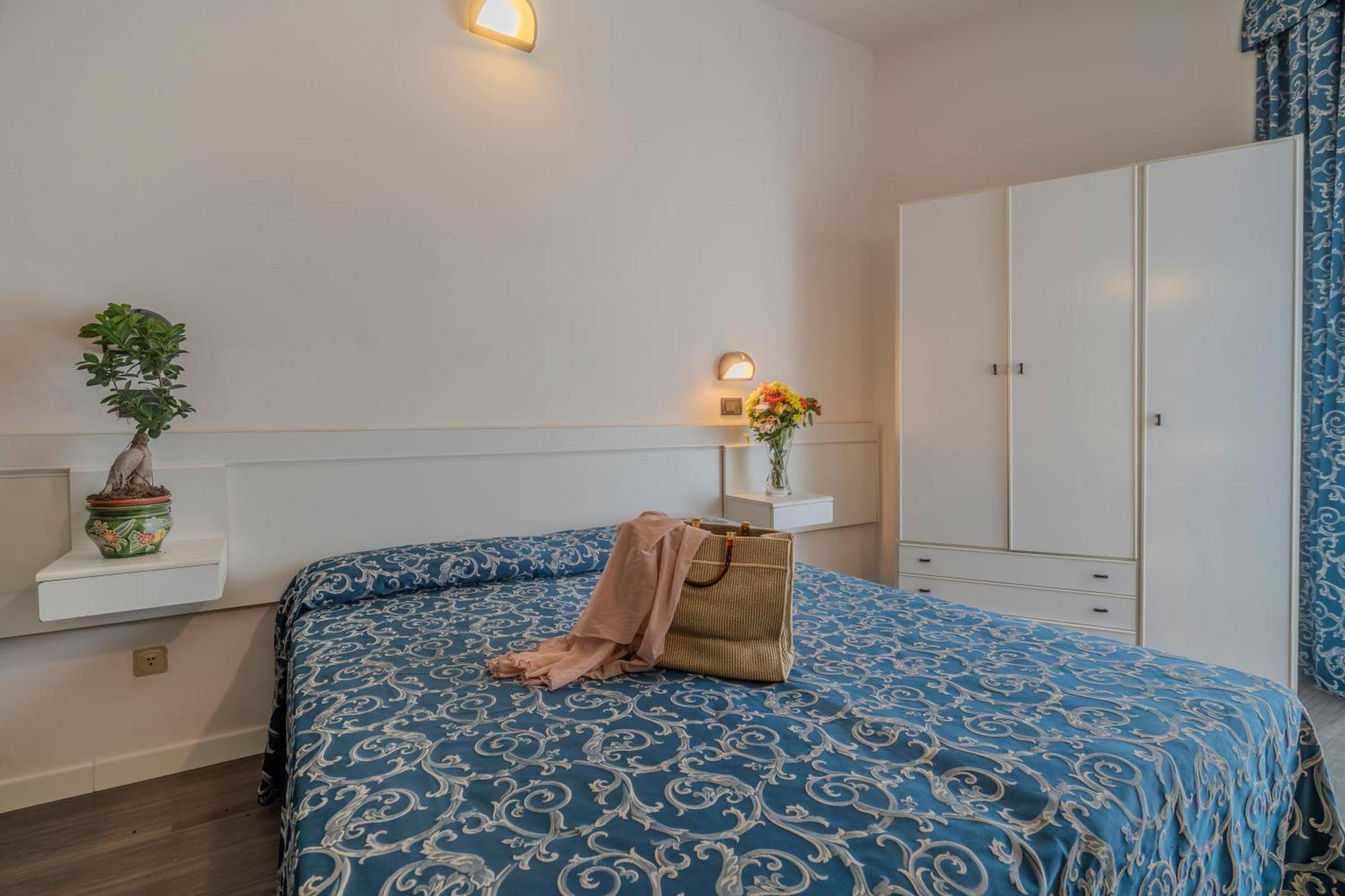 רימיני Hotel 2000 מראה חיצוני תמונה