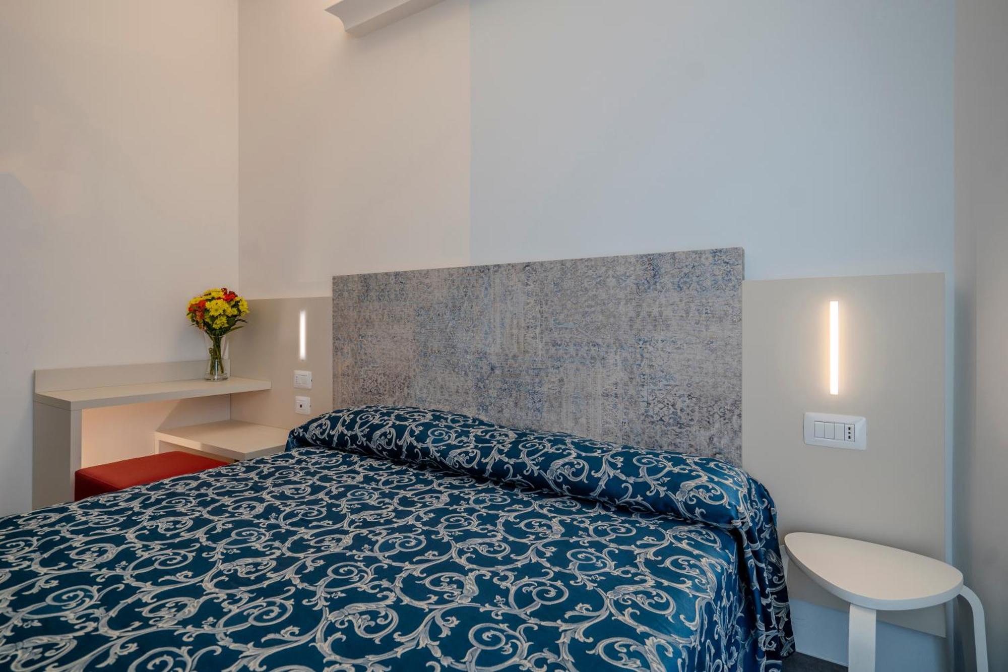 רימיני Hotel 2000 מראה חיצוני תמונה