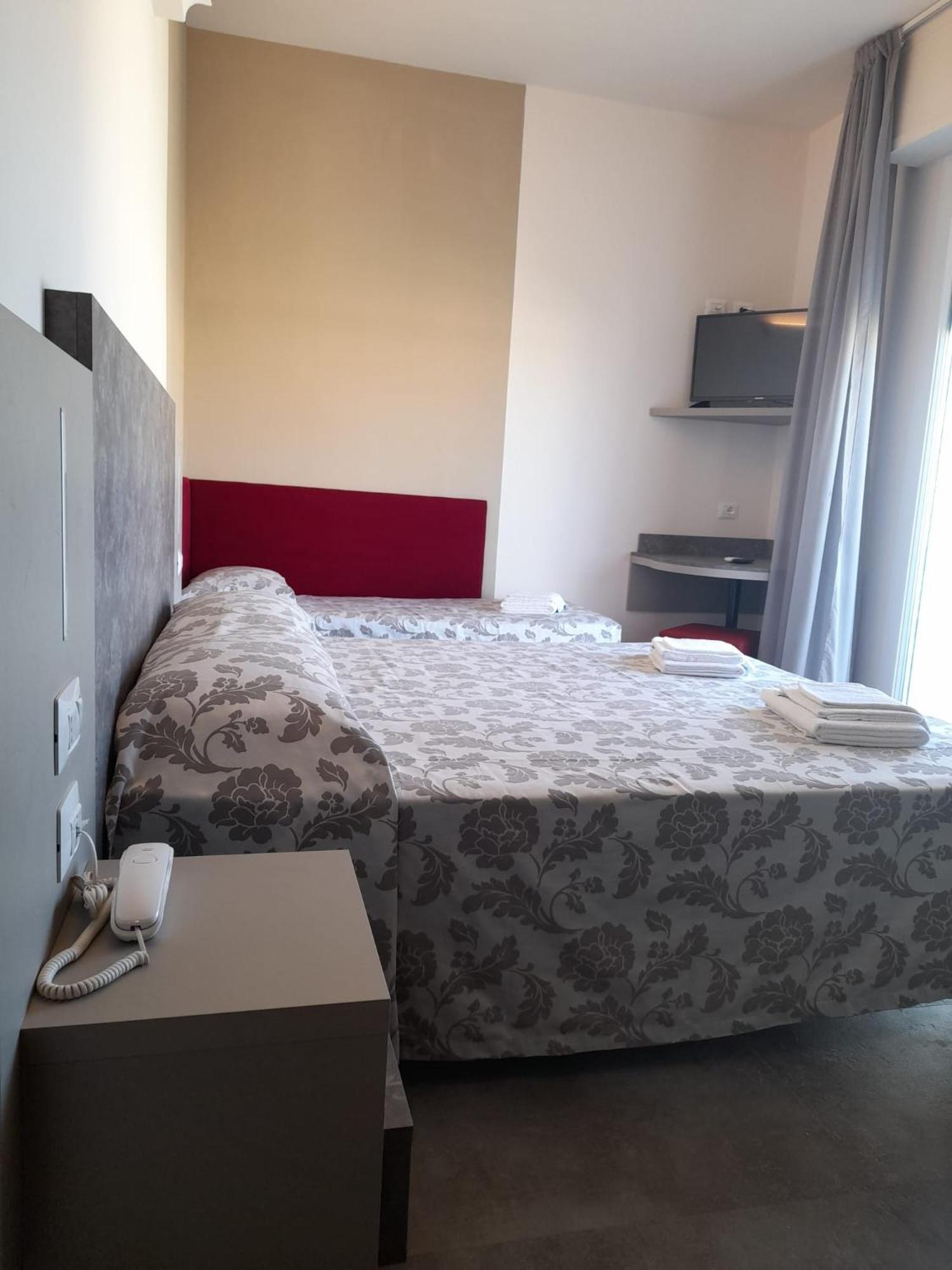 רימיני Hotel 2000 מראה חיצוני תמונה