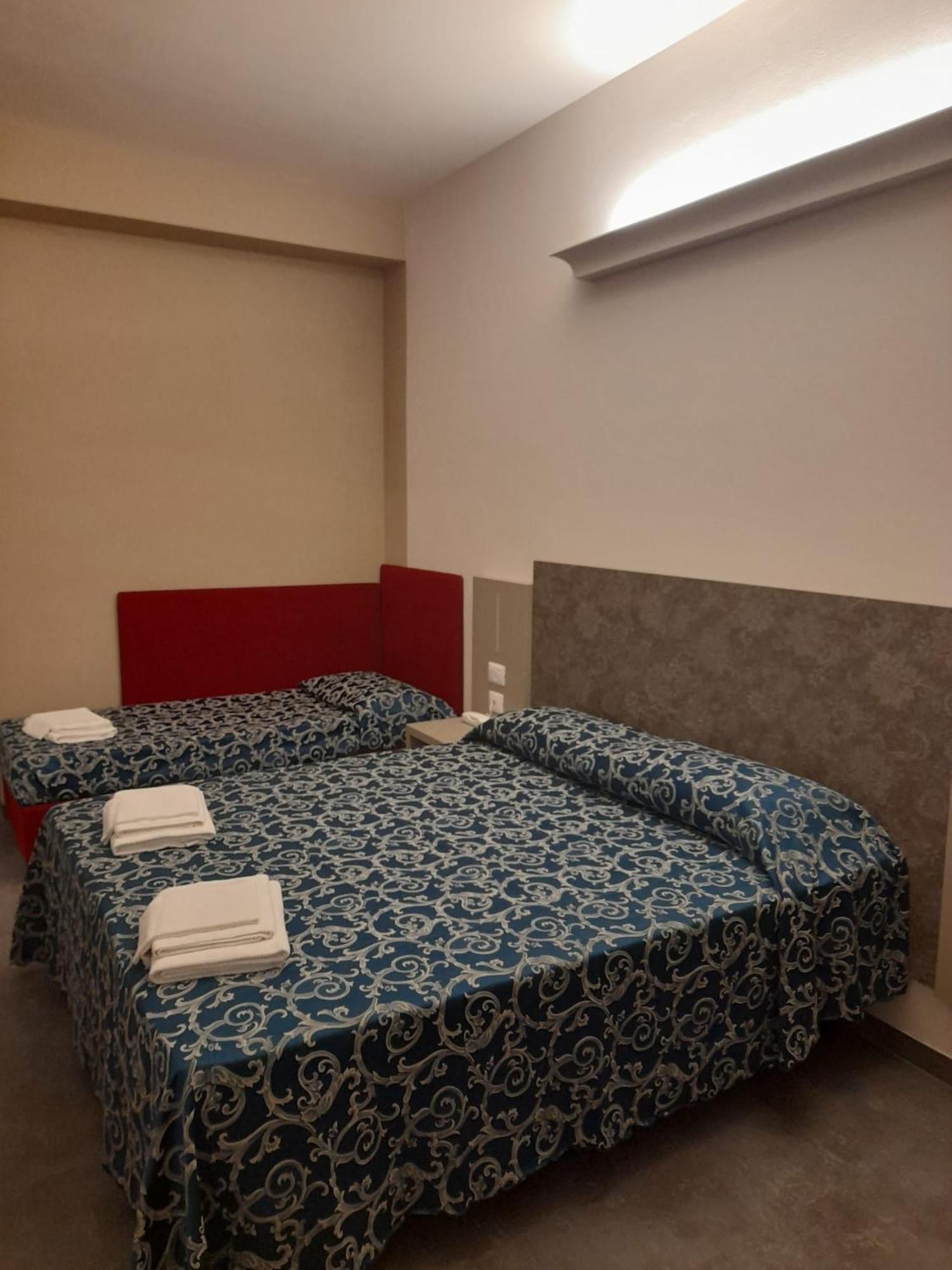 רימיני Hotel 2000 מראה חיצוני תמונה