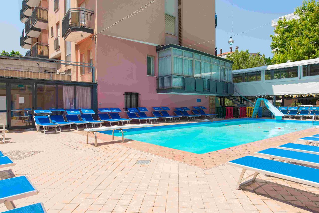 רימיני Hotel 2000 מראה חיצוני תמונה