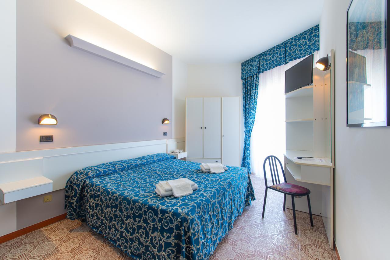 רימיני Hotel 2000 חדר תמונה