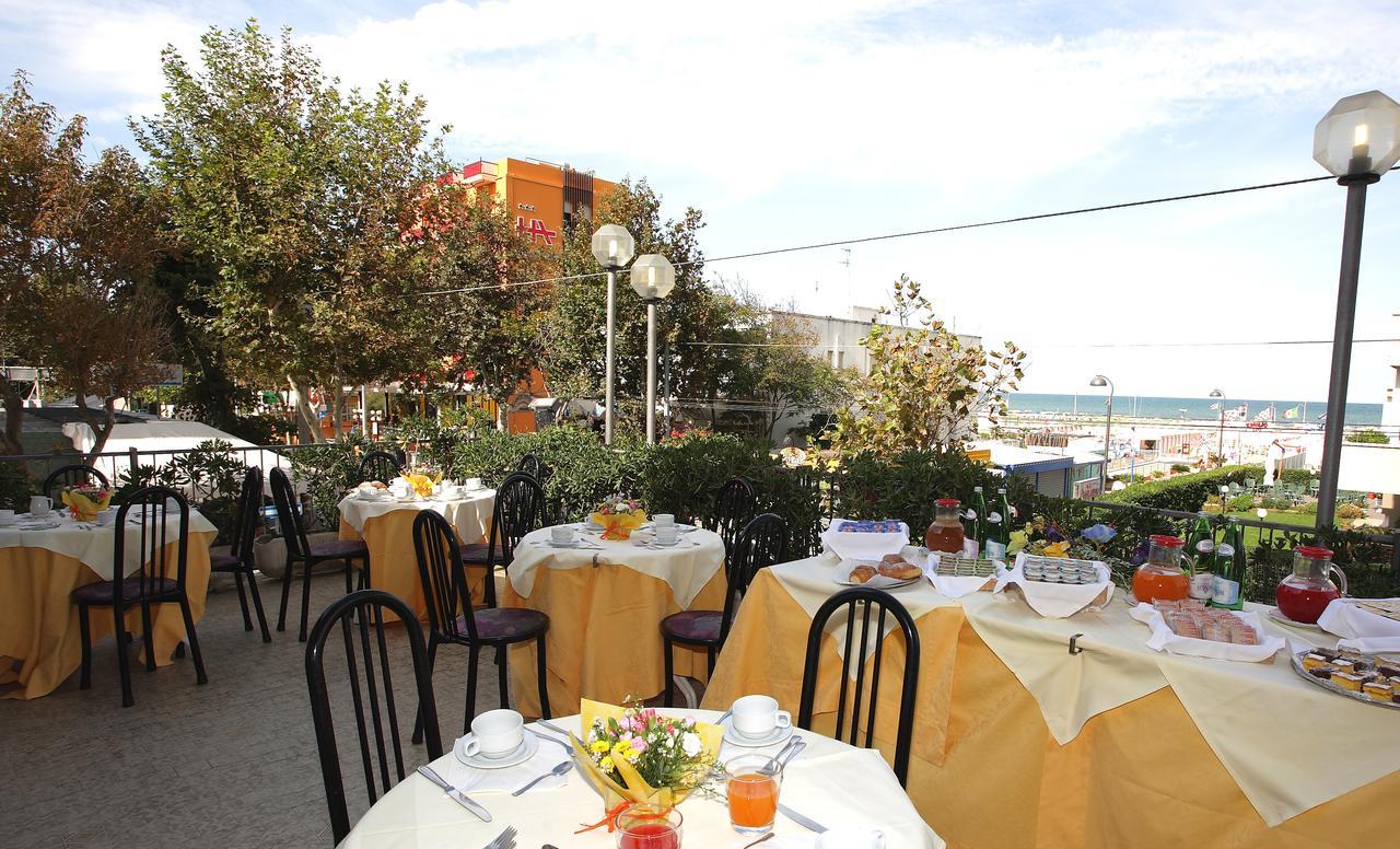 רימיני Hotel 2000 מראה חיצוני תמונה