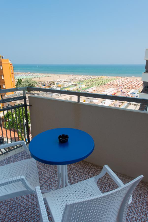 רימיני Hotel 2000 מראה חיצוני תמונה