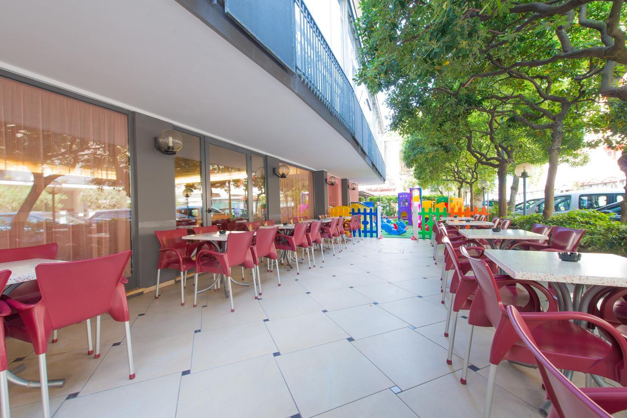 רימיני Hotel 2000 מראה חיצוני תמונה