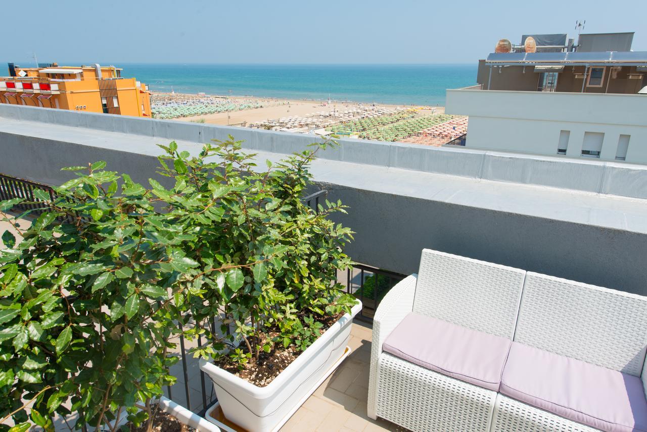 רימיני Hotel 2000 מראה חיצוני תמונה