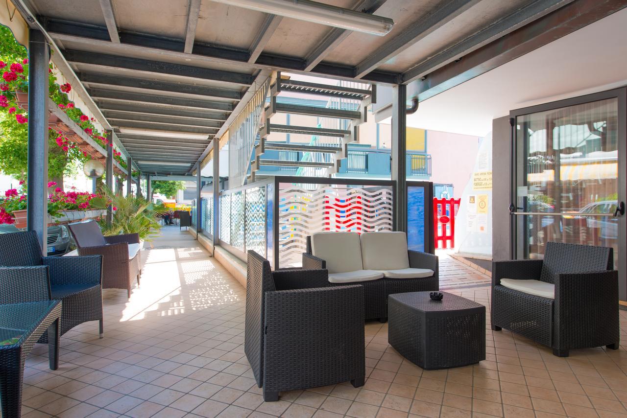 רימיני Hotel 2000 מראה חיצוני תמונה