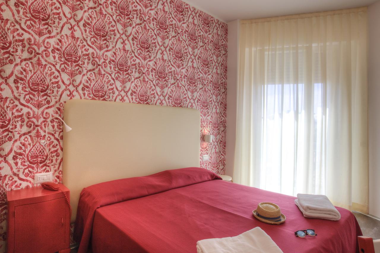 רימיני Hotel 2000 מראה חיצוני תמונה